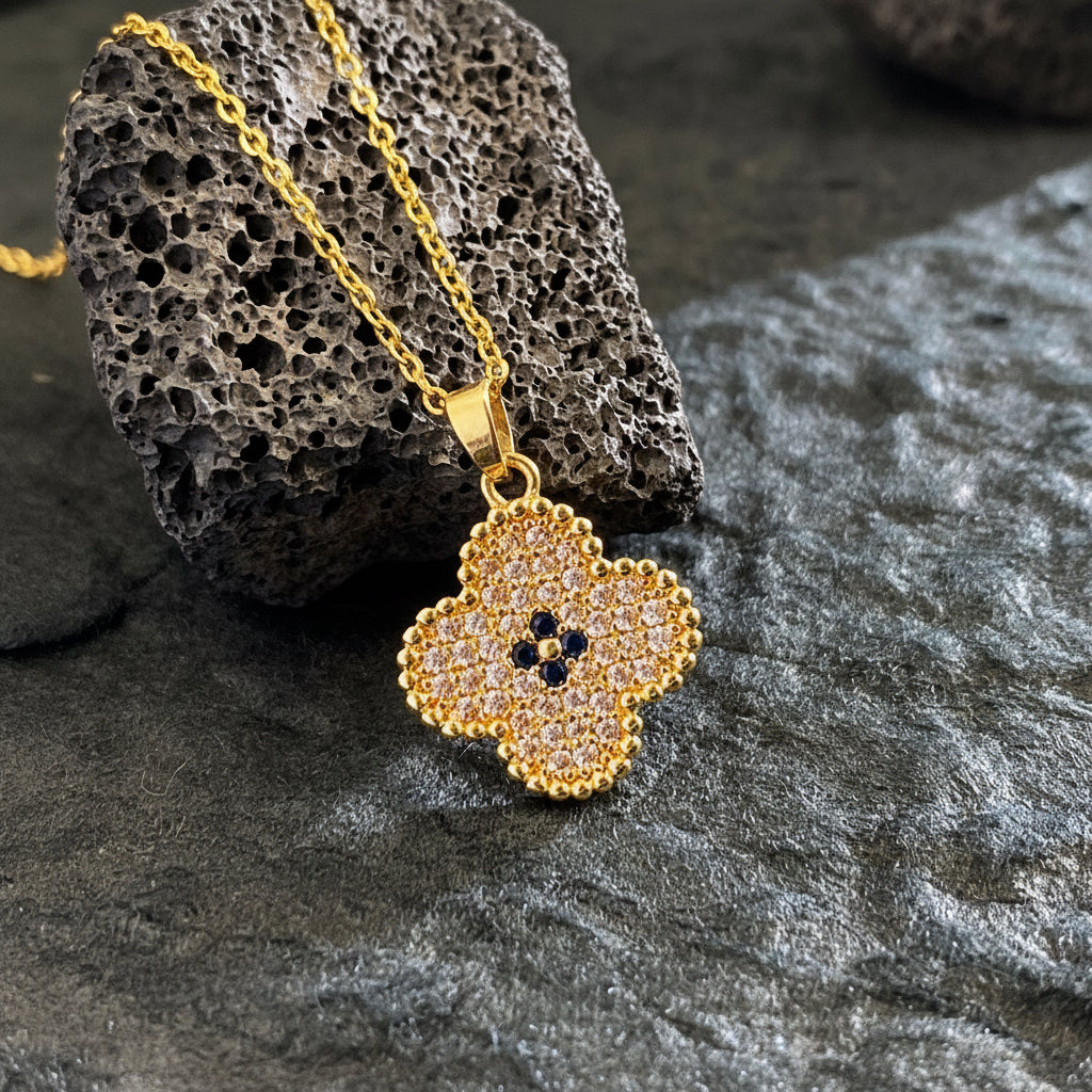 Clover Royale Jewelry Set - By LAQUEZ.