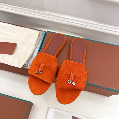Dames suède sandalen met kwastjes - By LAQUEZ.