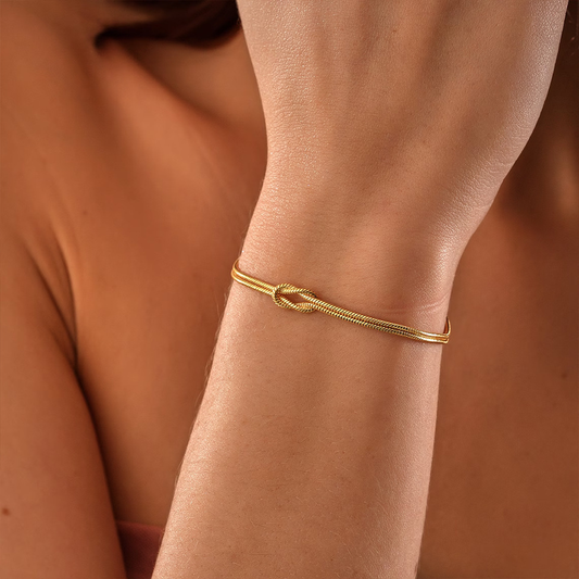 Timeless Knot Bracelet – By LAQUEZ.