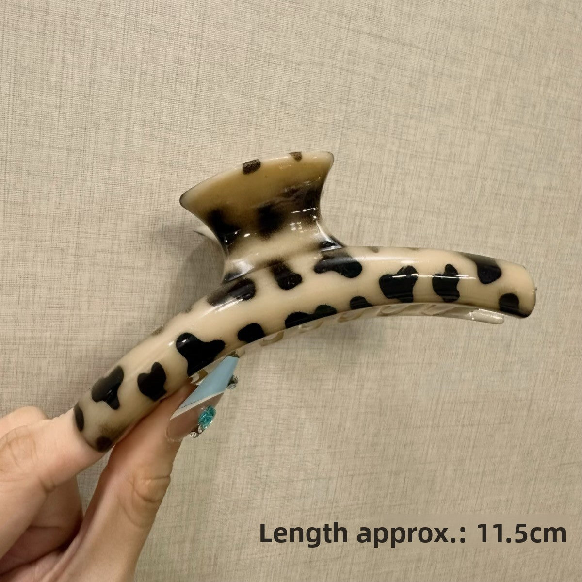 Japanese Blossom Hair Claw Clip - By LAQUEZ.