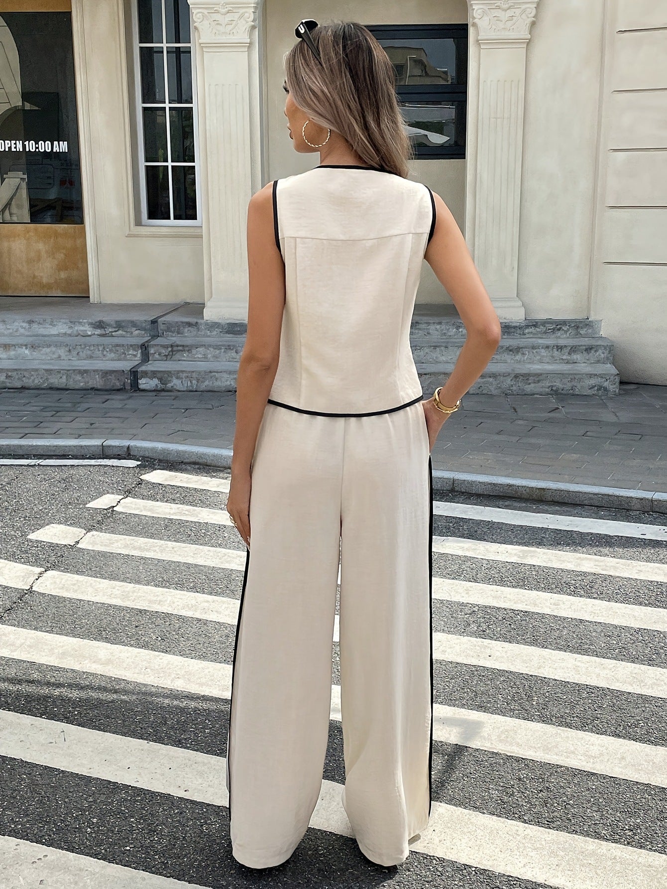 Sleeveless Vest and Drawstring Trousers Set - By LAQUEZ.