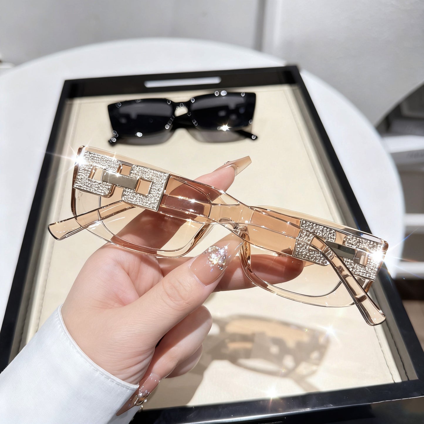 Rectangular Sunglasses - By LAQUEZ.